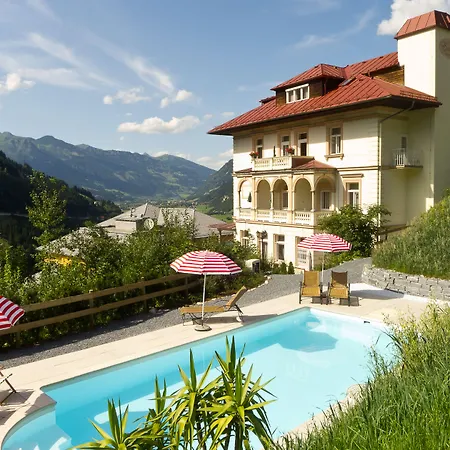 فندق وكورهاوس إكسيلسيور