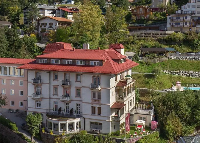 وكورهاوس إكسيلسيور فندق 3*